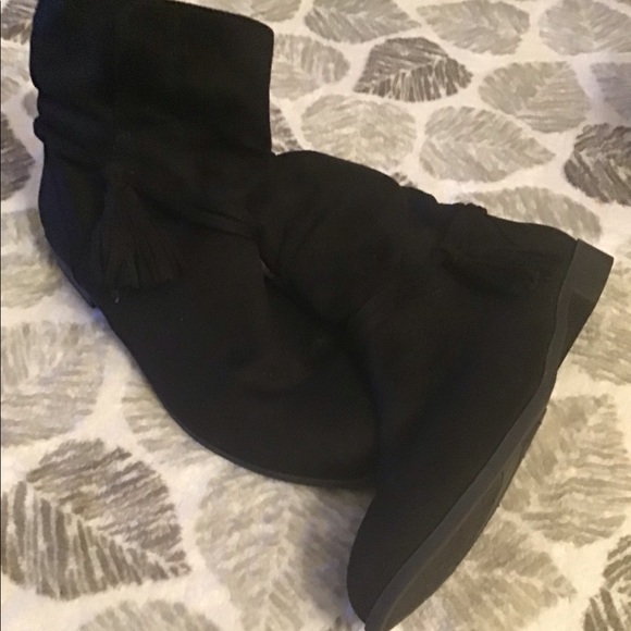 American Eagle By Payless Shoes - 🌟🌟🌟American Eagle size 10 black suede Ankle Boot